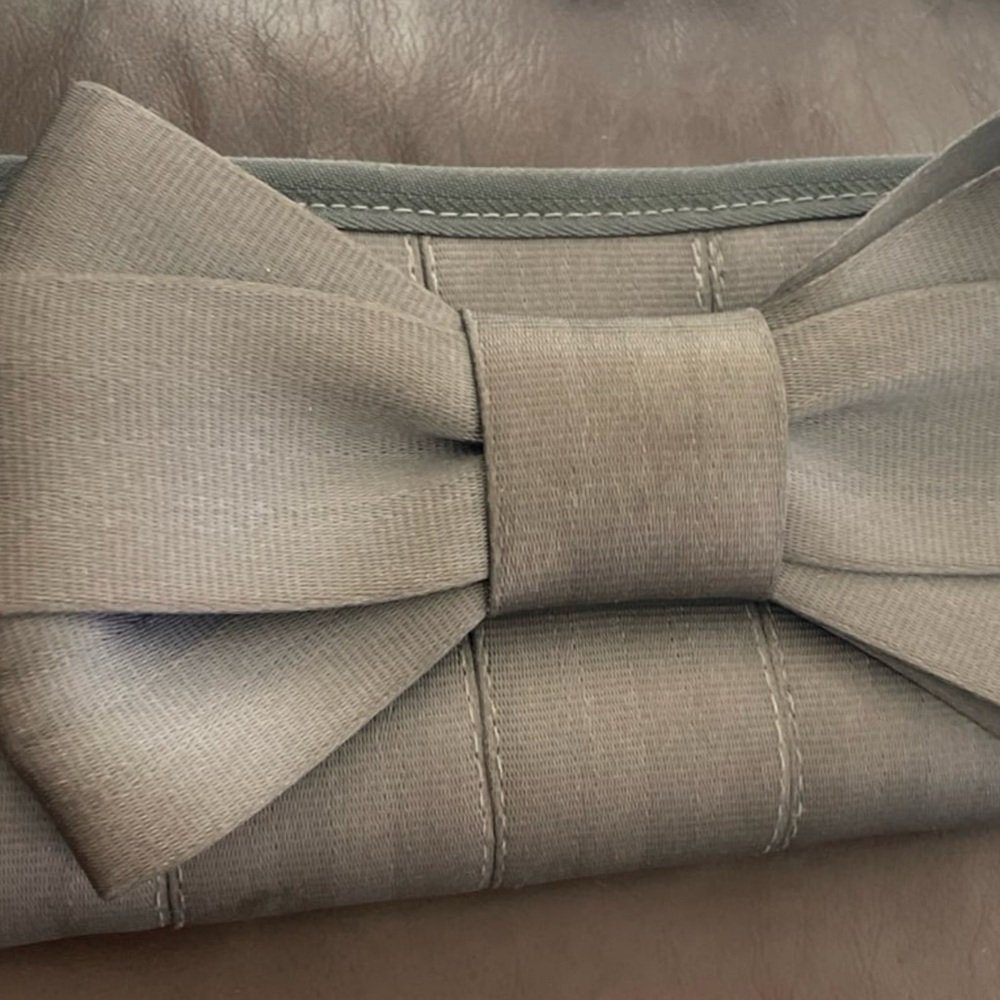 Harveys Gray Bow Clutch wallet storm?